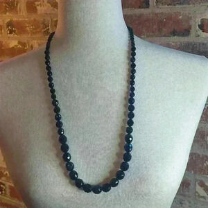 Faceted bead necklace